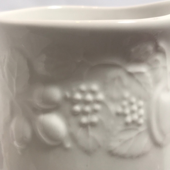 Gibson Pitcher - Picture 3 of 6